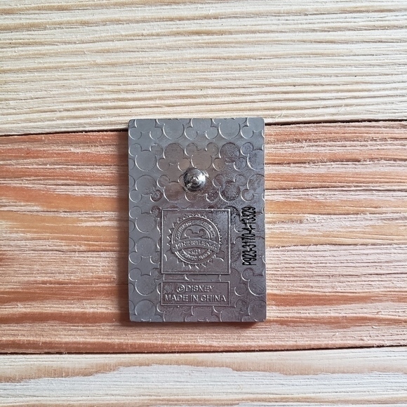 Disney Villains Comic Book Collection Frollo Pin - Picture 3 of 3